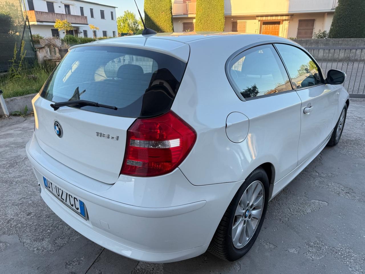 BMW SERIE 1 116D 2.0 DIESEL SOLI 77 MILA KM 09