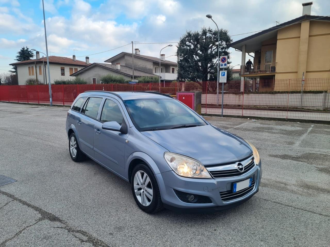 Opel Astra 1.6i GPL Cosmo LEGGI BENE