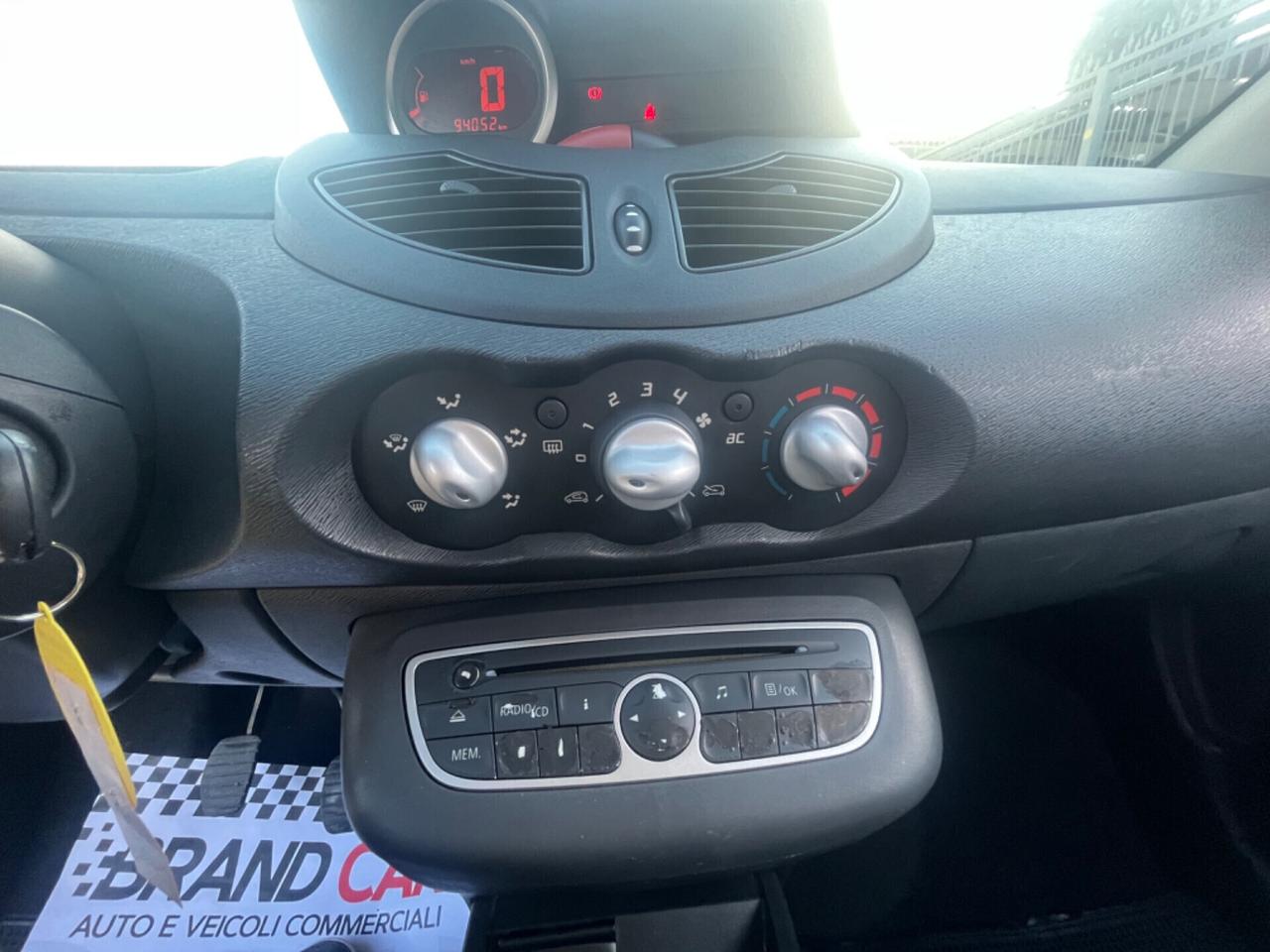 Renault Twingo 1.2 Sport & Sound Unipro 2010