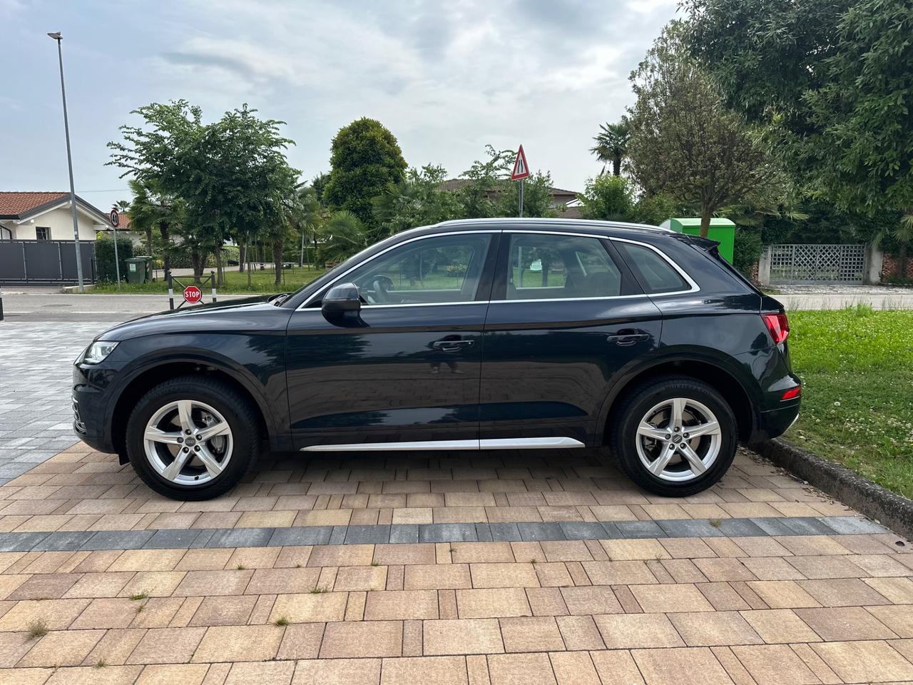 Audi Q5 2.0 TDI quattro S tronic Business