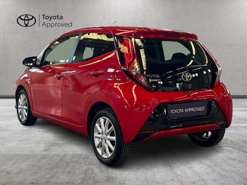 Toyota Aygo 1.0 VVT-i x-play + CERCHI IN LEGA