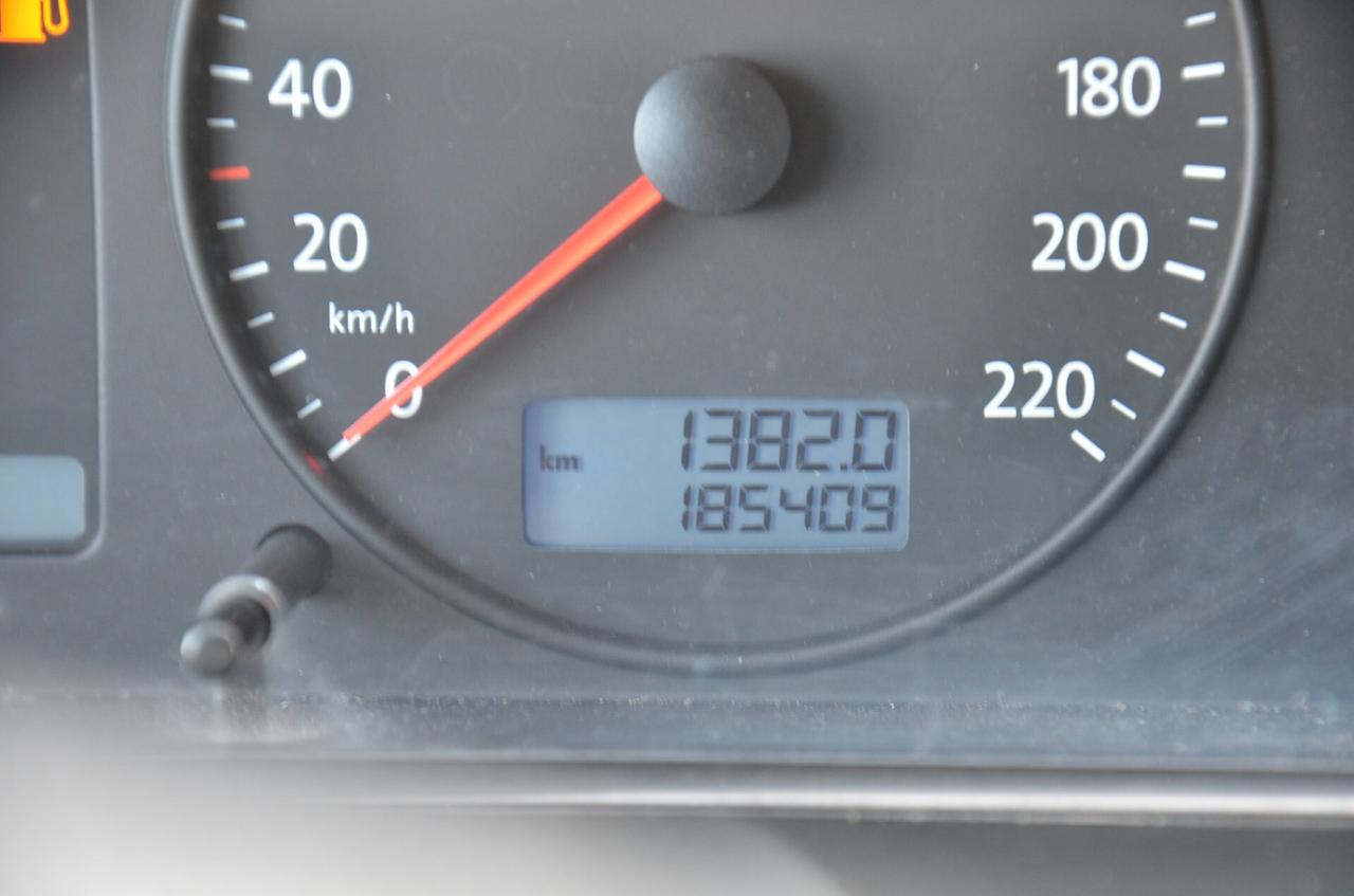 Volkswagen Transporter 2.5 TDI/130CV CARAVELLE AUTOMATICO 9 POSTI