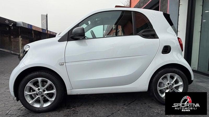 smart fortwo NAVI PELLE RATA MENSILE 225,00 EURO fortwo 70 1.0 Prime