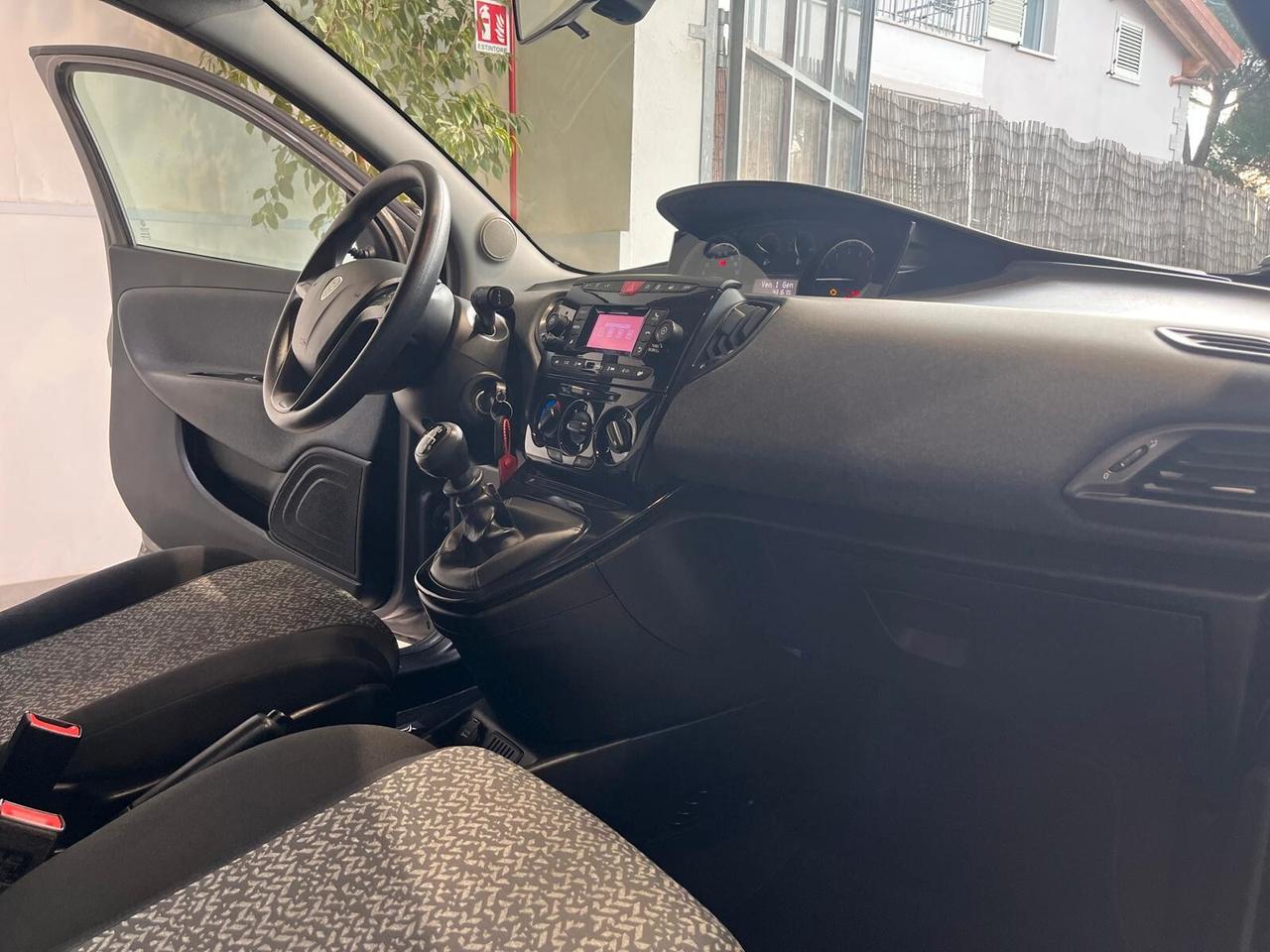 LANCIA YPSILON HYBRID 1.0 ECOCHIC *43MILAKM* *UNICOPRO*