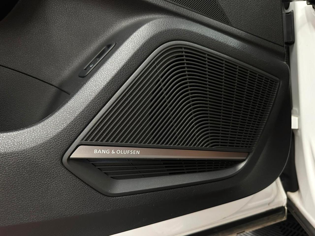 Audi Q2 Identity Black S-Line Virtual Bang&Olufsen Gancio