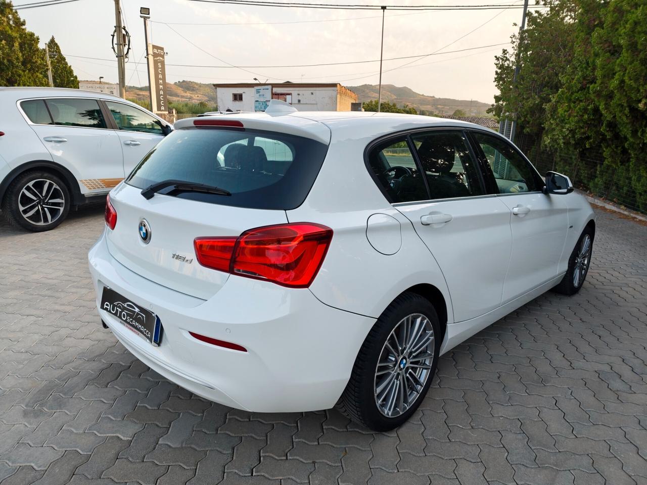Bmw 118 118d 5p. Urban