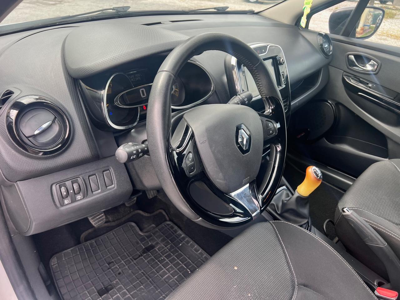 Renault Clio 1.2 75CV 5 porte Costume National