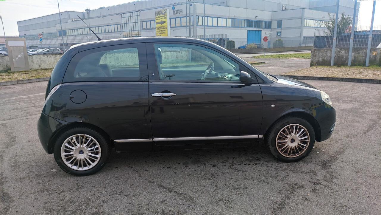 Lancia Ypsilon 1.2 bz 69CV NEOPATENTATAI - 2011