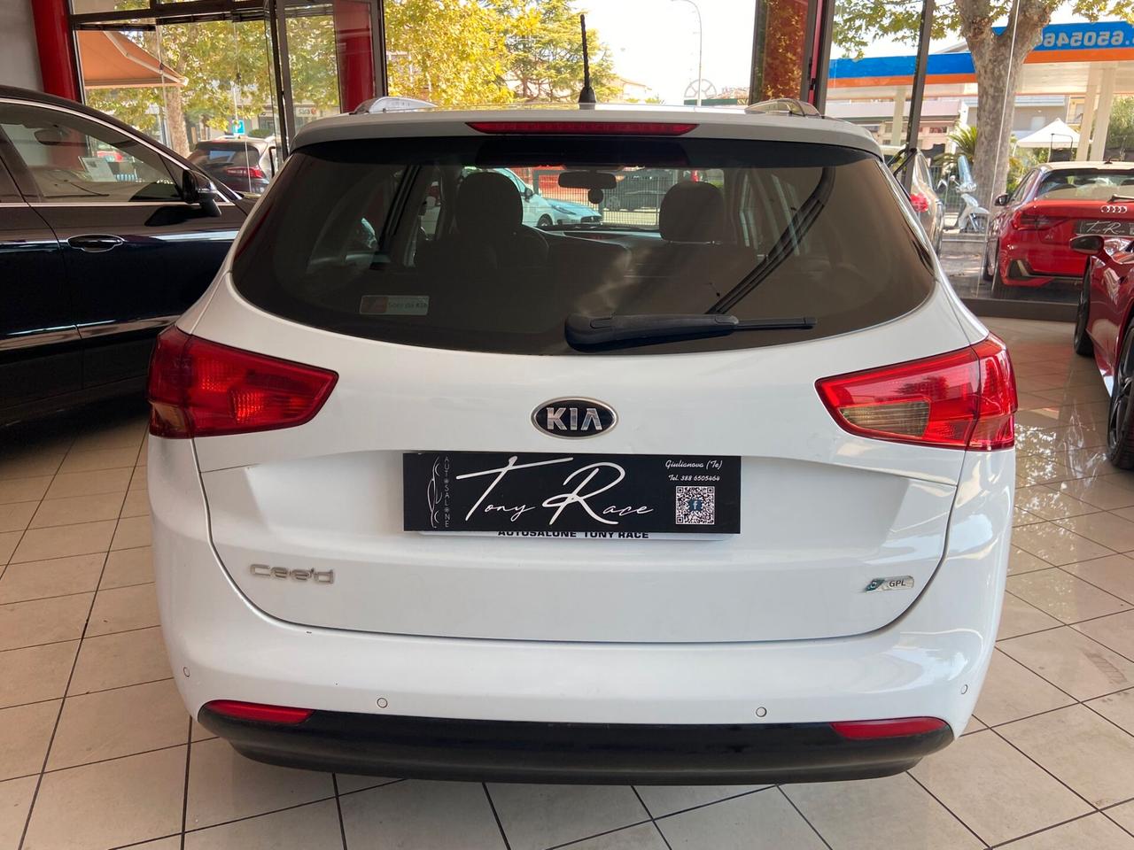 Kia Ceed cee'd 1.4 ECO GPL 5 porte Cool