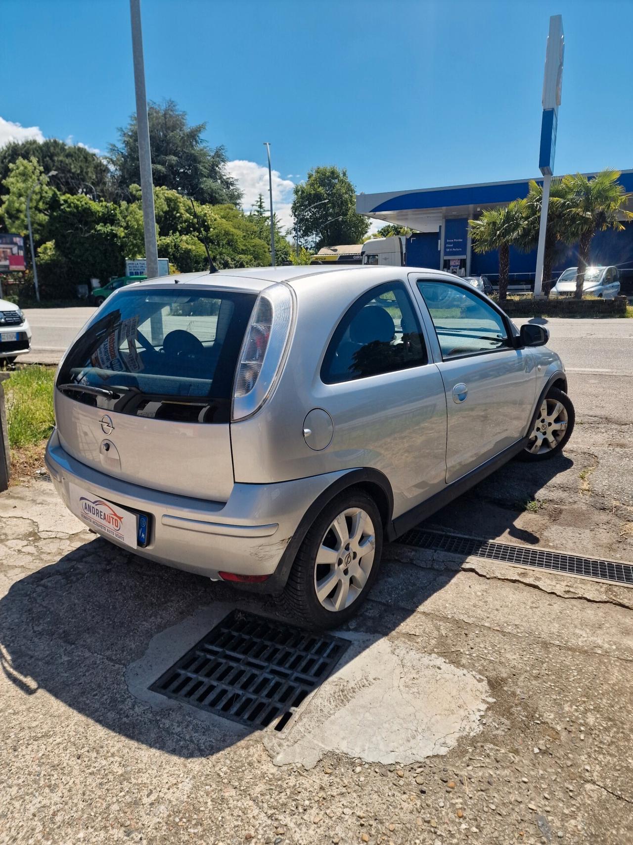 Opel Corsa 1.2i 16V cat 3 porte Sport