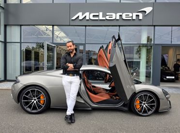 Mclaren 570S Coupe V8 3.8 570CV LUXURY PACK _ SERVICE BOOK COMPLETO MCLAREN UFFICIALE _ CERCHI 19" MSO (€8000) _ LIFT