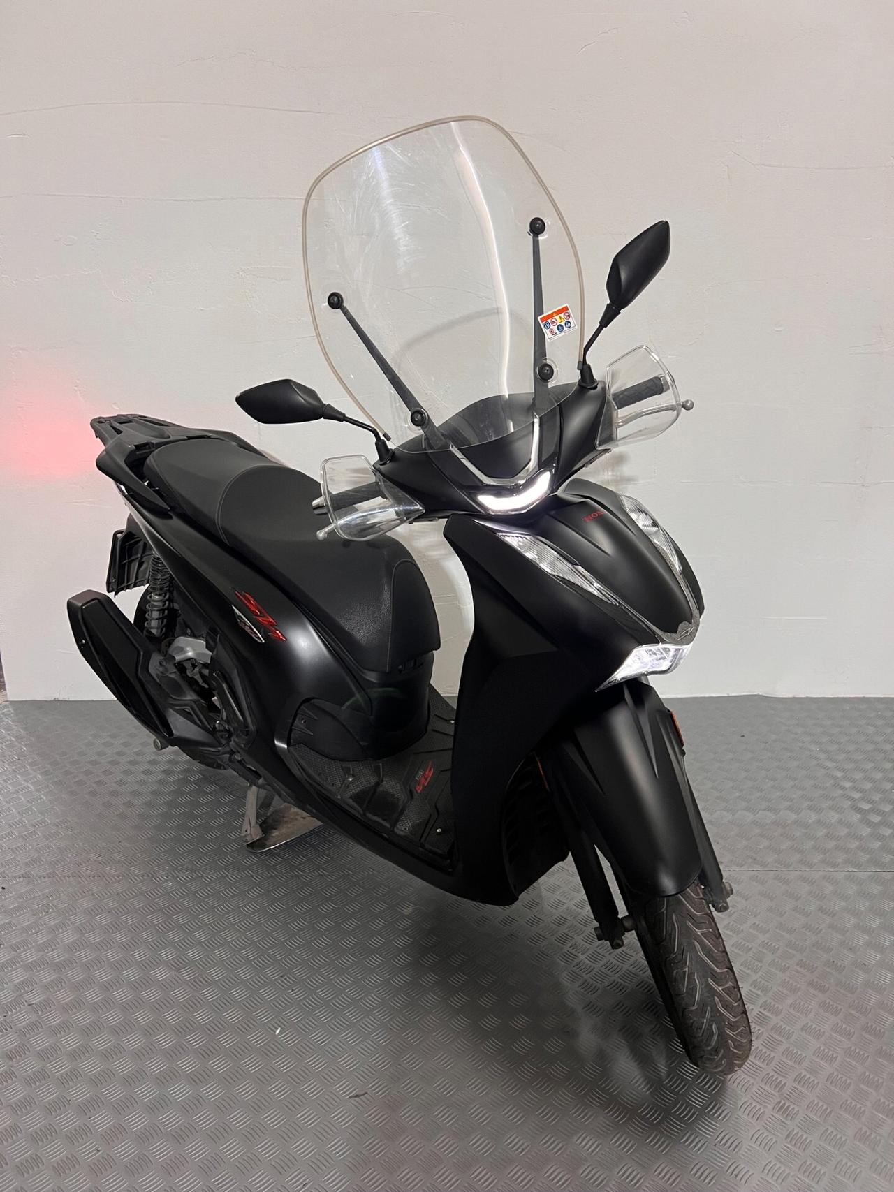 Honda SH 350 SPORT