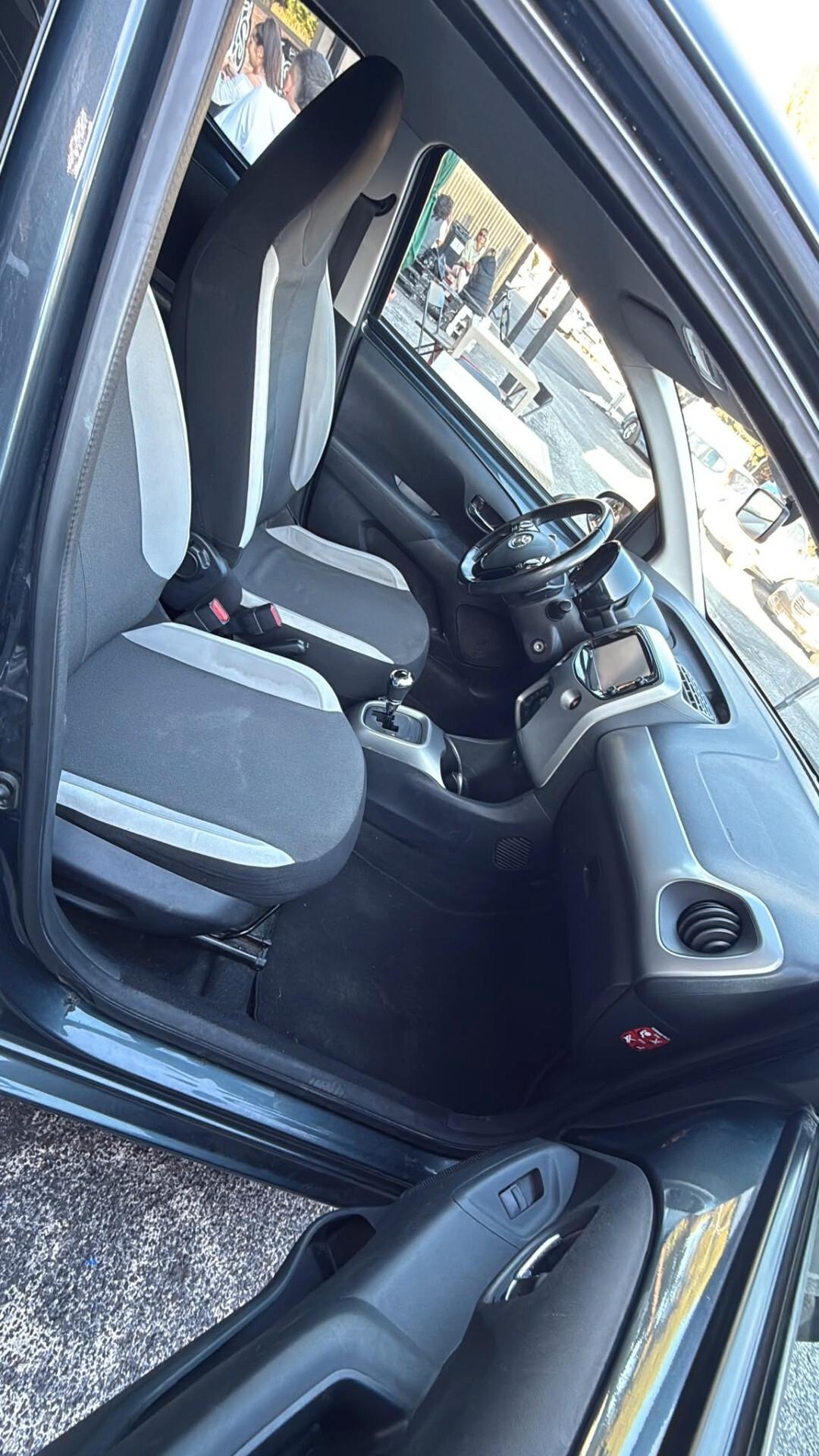 Toyota Aygo 1.0 VVT-i 69 CV 5 porte x-play TSS