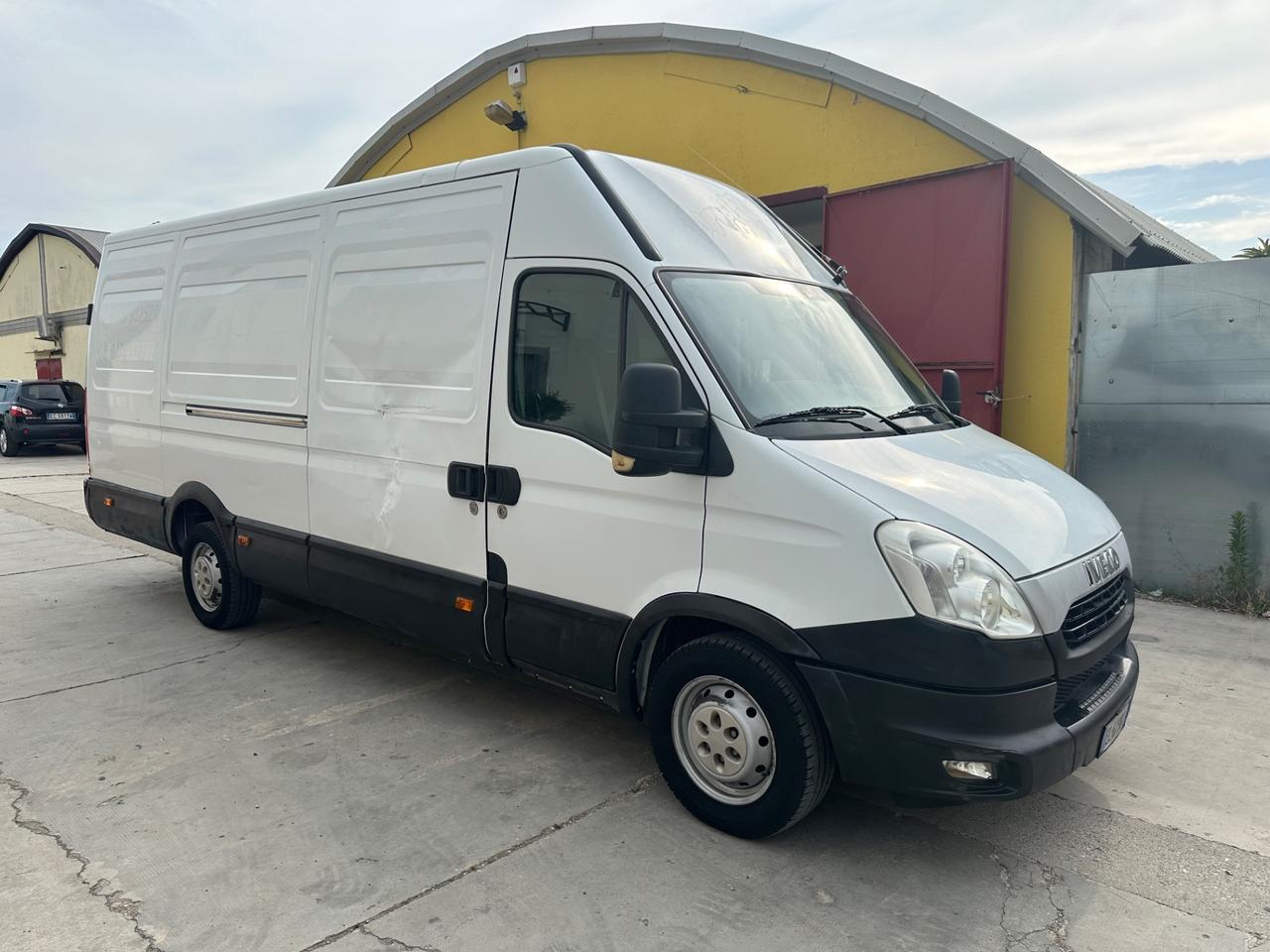 Iveco Daily 2.3d Maxi Lungo GancioT. Clima-2012