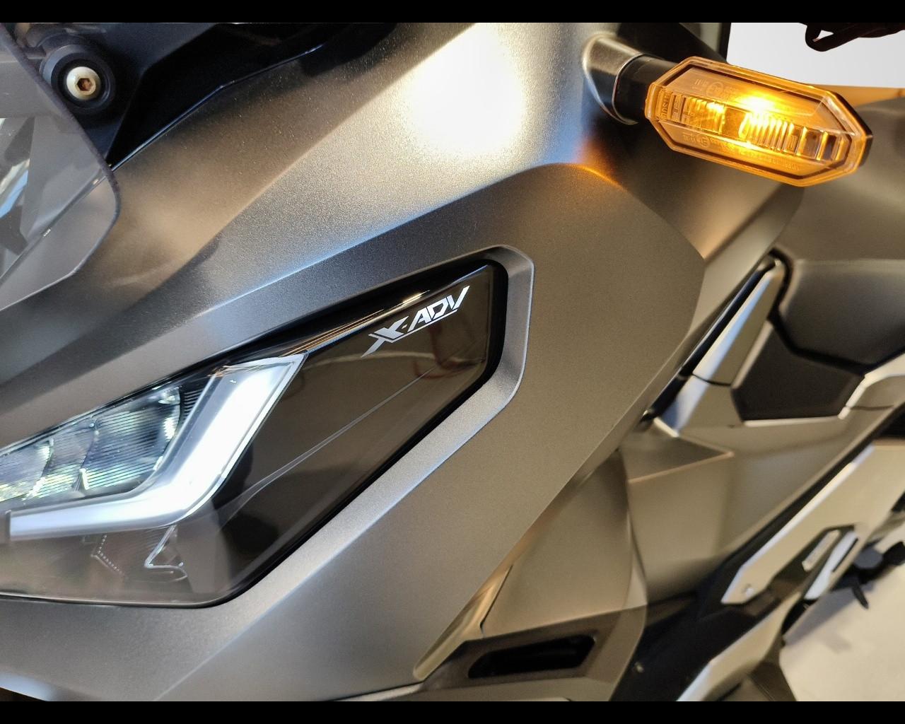 Honda X-ADV 750 - ABS DCT