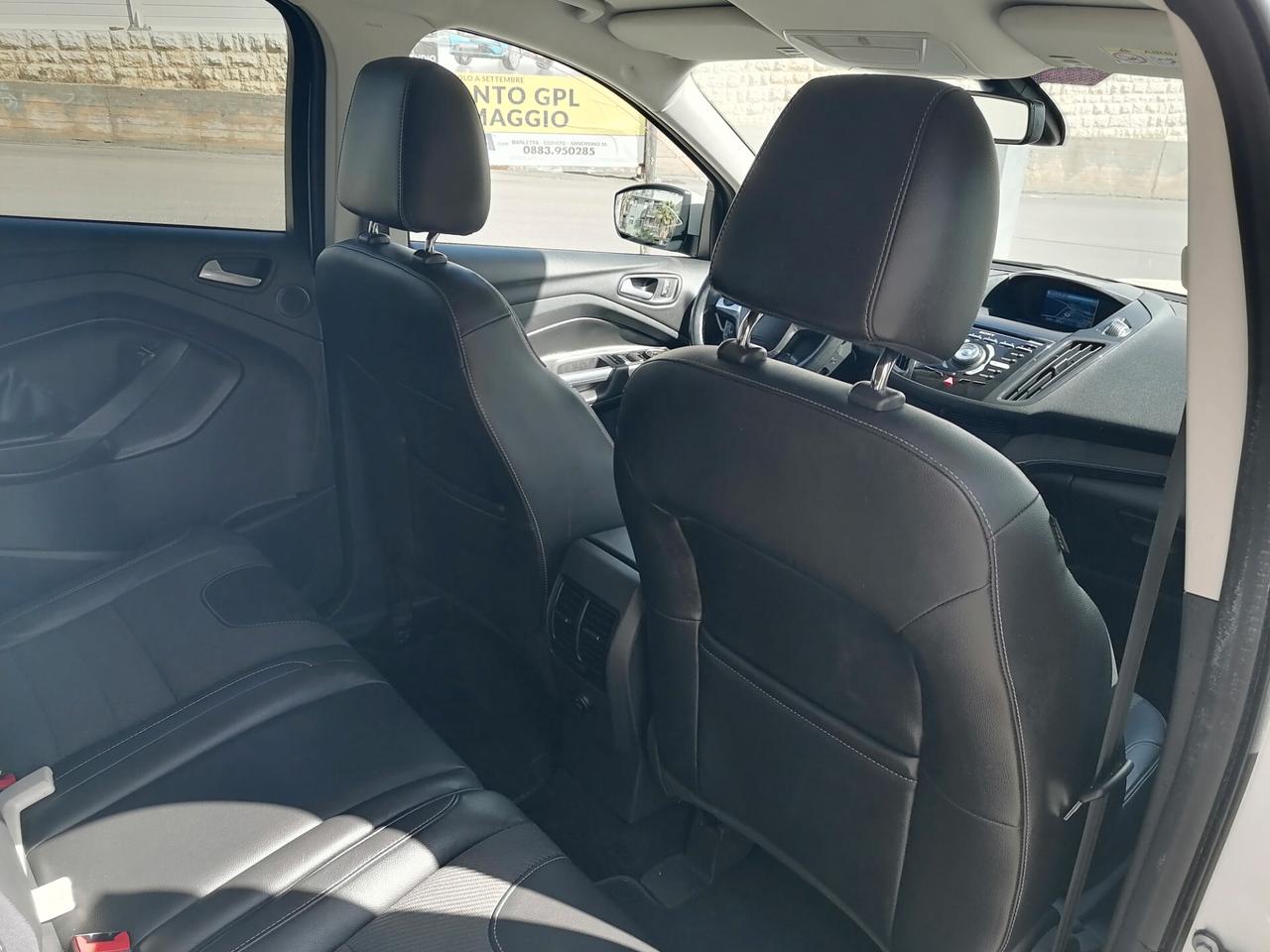 Ford Kuga 2.0 TDCI 150 CV 4X4 TITANIUM *116.000 km* 2015