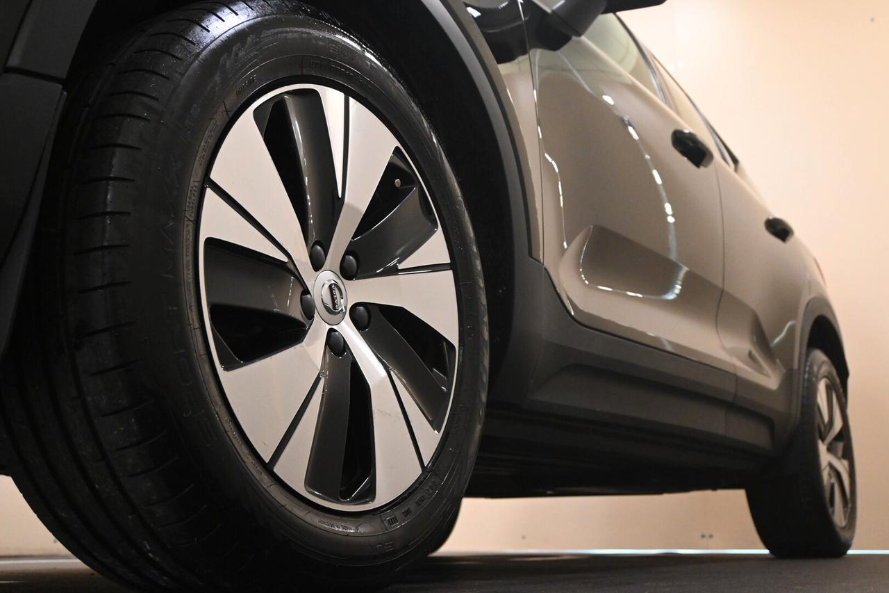 VOLVO XC40 (2017-->) XC40 T2 Momentum