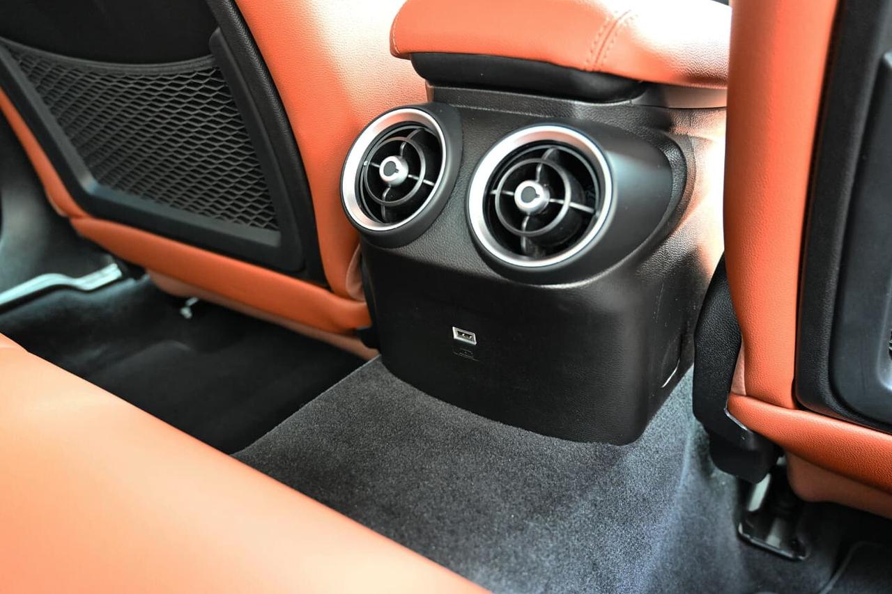 Alfa Romeo Giulia 2.2 Turbodiesel 210 CV AT8 AWD Q4 Veloce