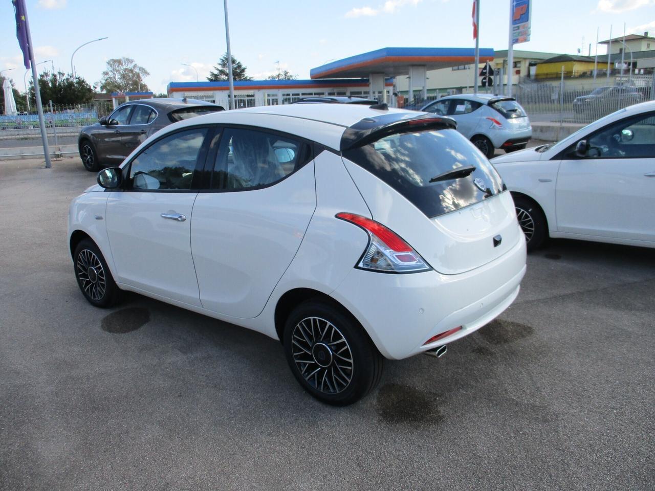 Lancia Ypsilon 1.0 FireFly 5 porte S&S Hybrid Plat