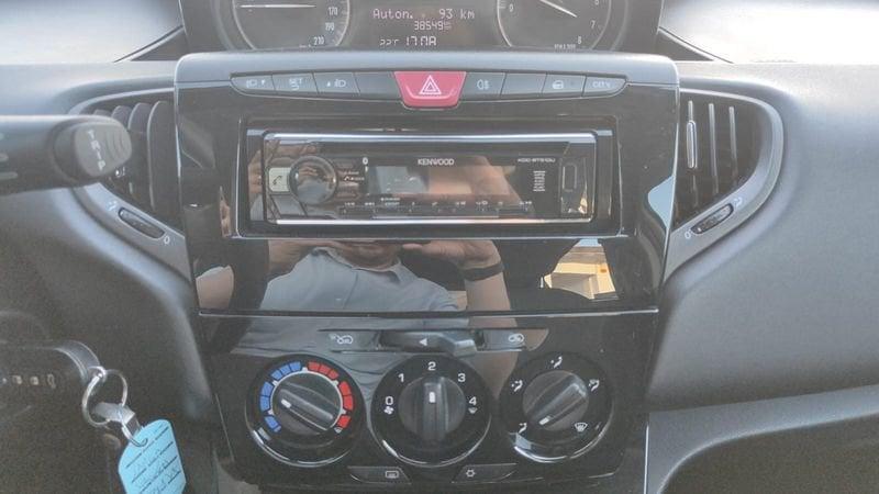 Lancia Ypsilon Ypsilon 1.2 69 CV 5 porte Silver