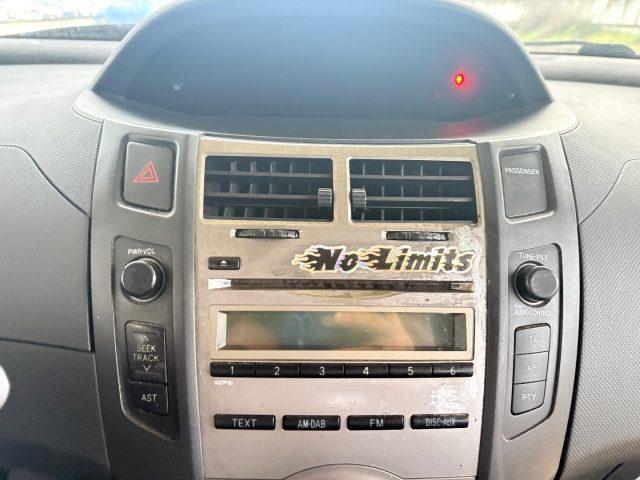 TOYOTA Yaris 1.0 5 porte OK NEIèATENTATI BòUETHOOT