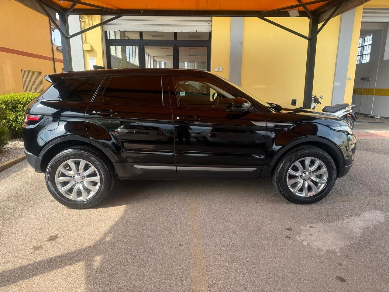 Land Rover Range Rover Evoque Range Rover Evoque 2.0 eD4 5p. Pure