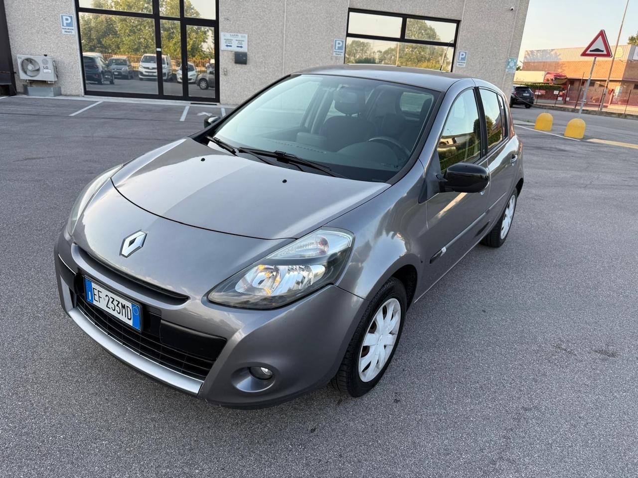 Renault Clio 1.2 16V 5 porte Dynamique