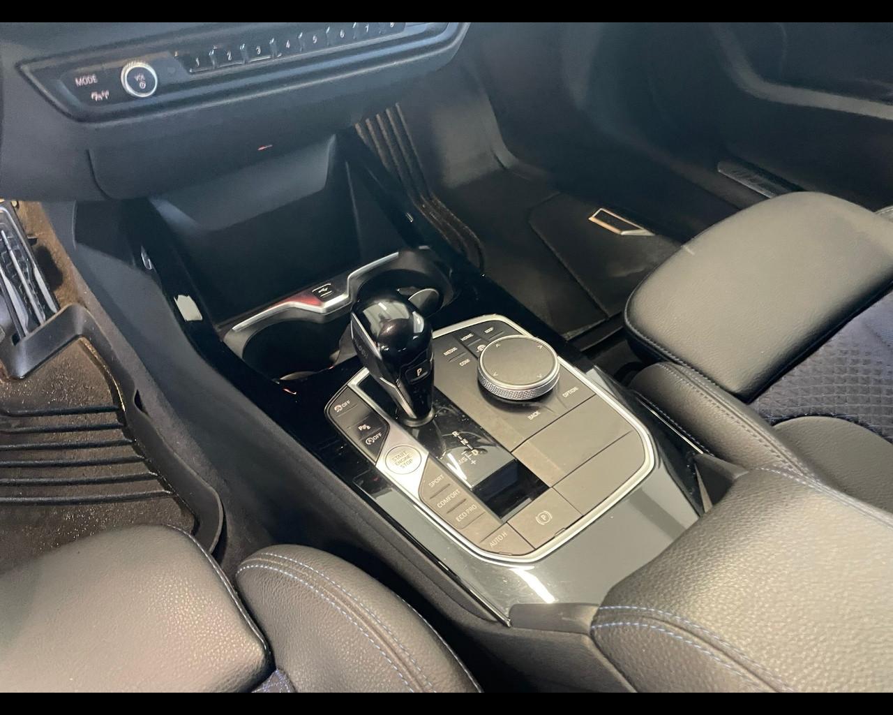 BMW Serie 1 (F40) - 118d 5p. Msport