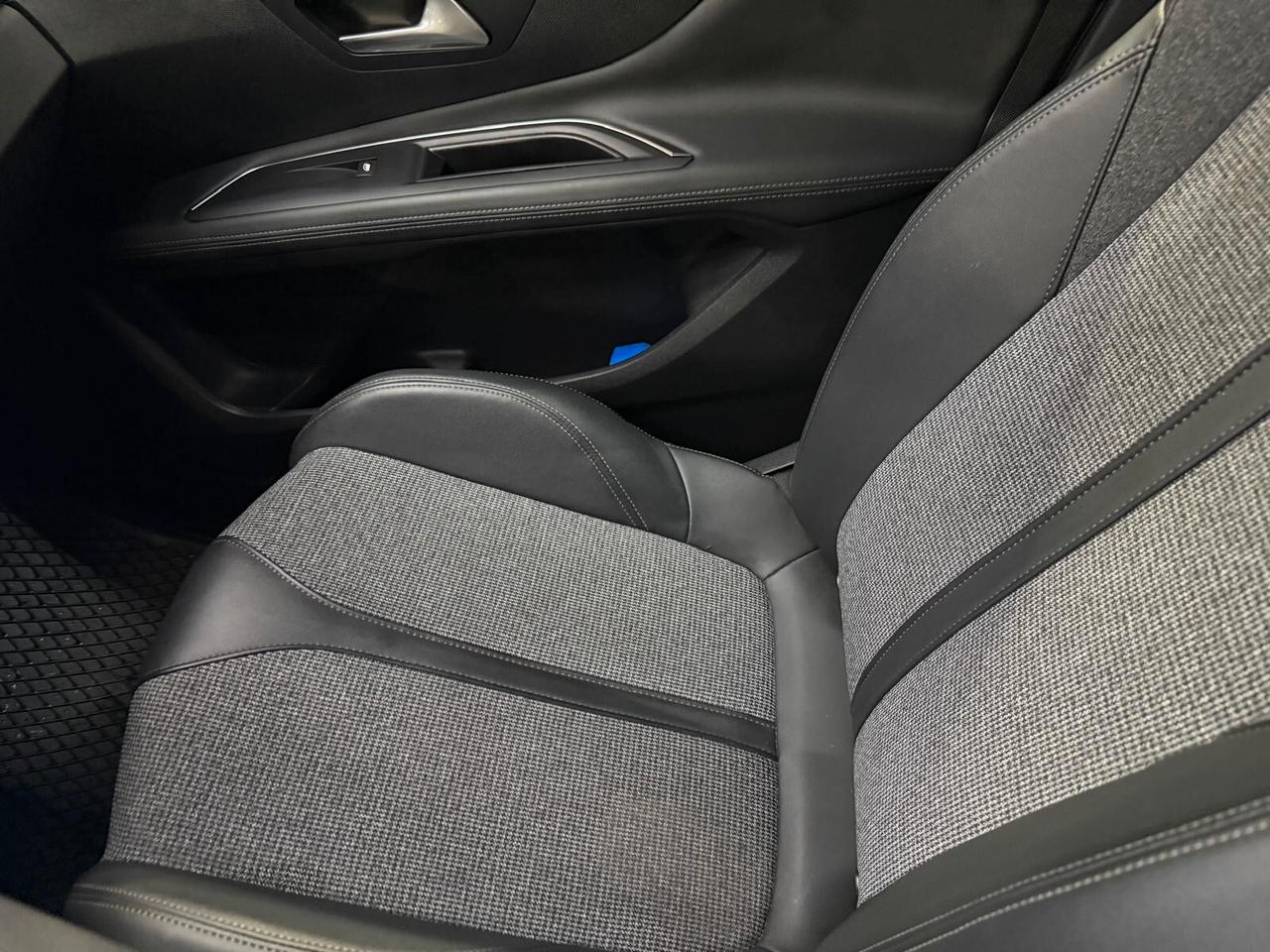 Peugeot 3008 BlueHDi 130 S&S Allure