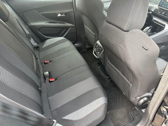 PEUGEOT 3008 BlueHDi 130 S&S EAT8