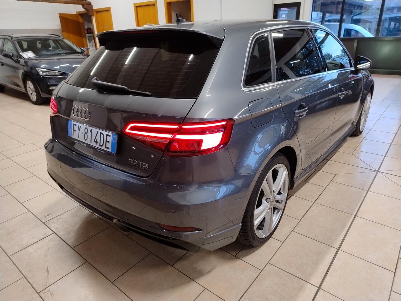 AUDI A3 2.0TDI quattro S-LINE S-tronic - 2019