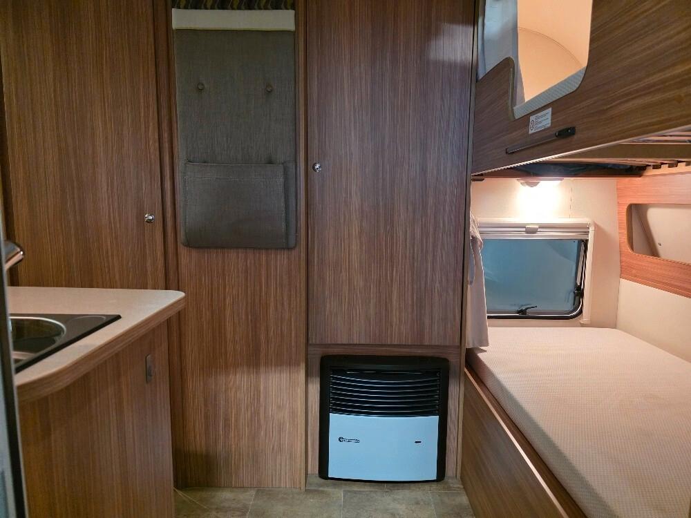 CARAVAN BURSTNER AVERSO PLUS 440TK