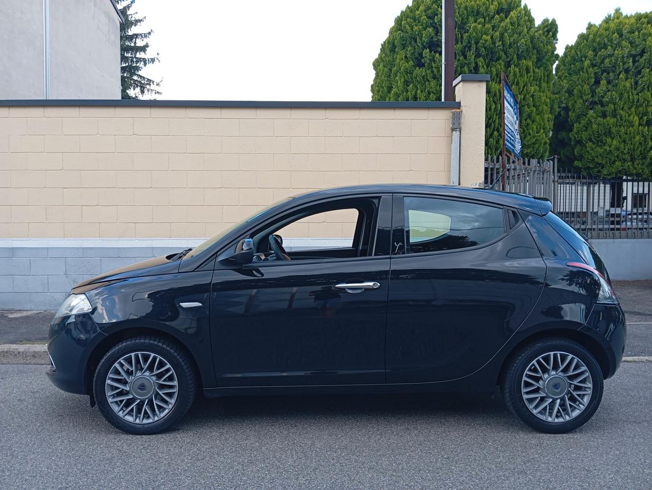 Lancia Ypsilon 1.2 69 CV 5 porte S&S Gold