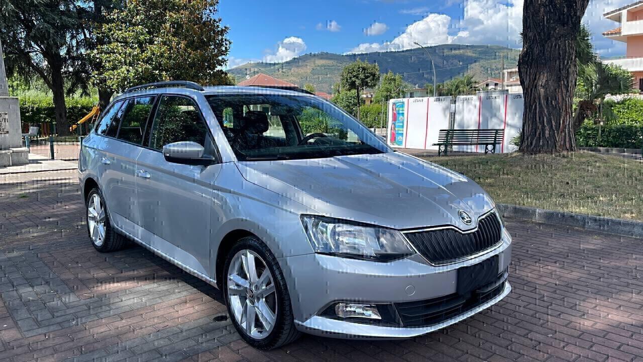 Skoda Fabia 1.4 TDI 90 CV station wagon cerchi da 17,cruise control, comandi al volante,bluethoot,usb