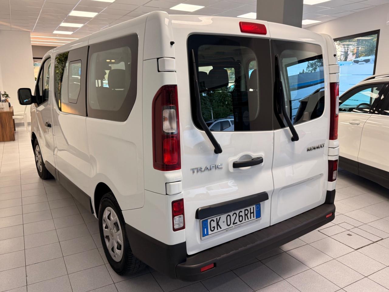 RENAULT Trafic 2.0DCI 110cv L1H1 9 POSTI