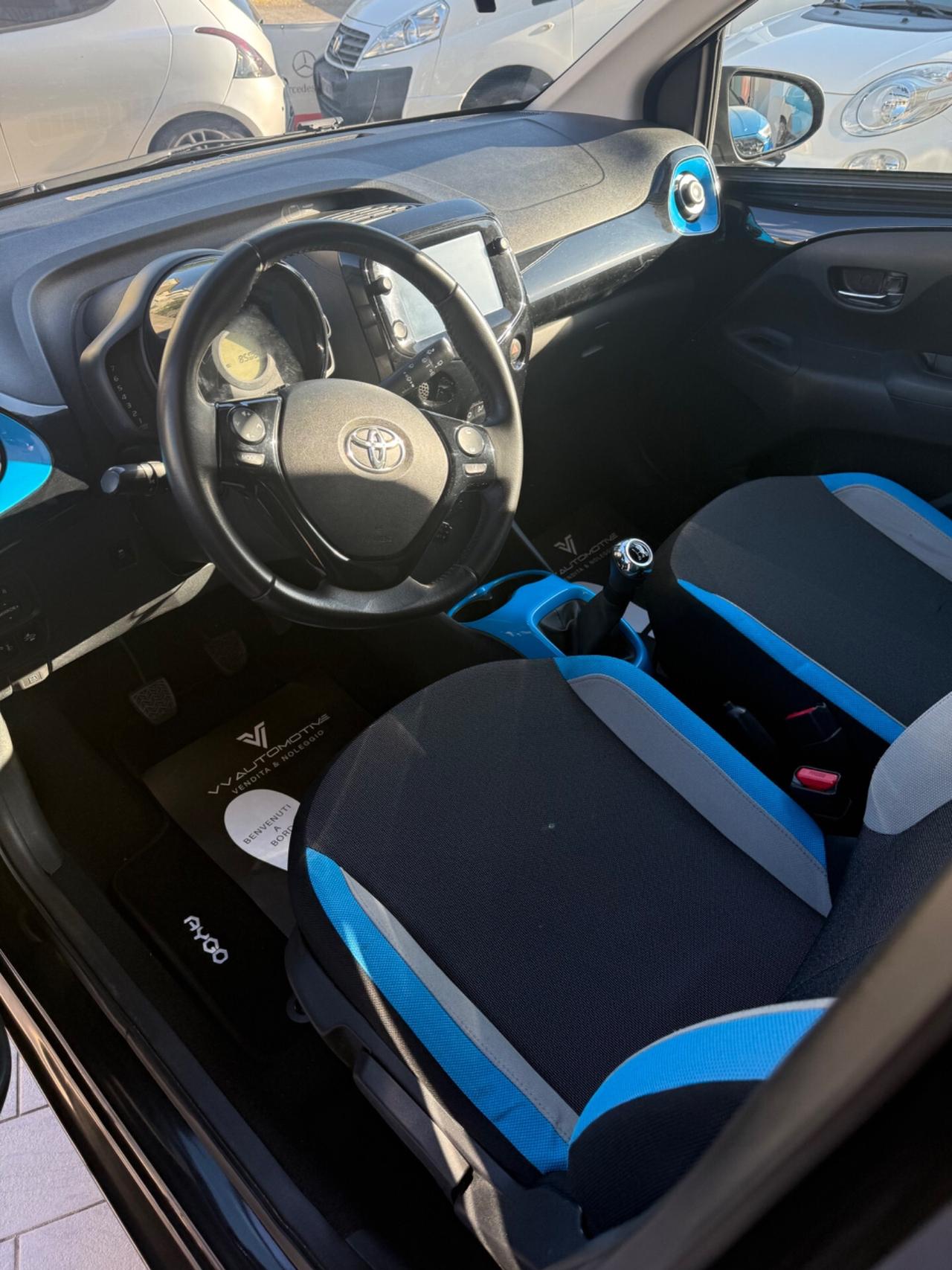 Toyota Aygo 1.0 VVT-i 72 CV 5 porte x-clusiv