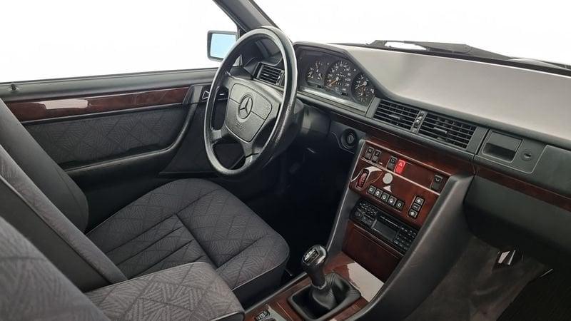Mercedes-Benz Serie E E 200 cat Elegance ASI