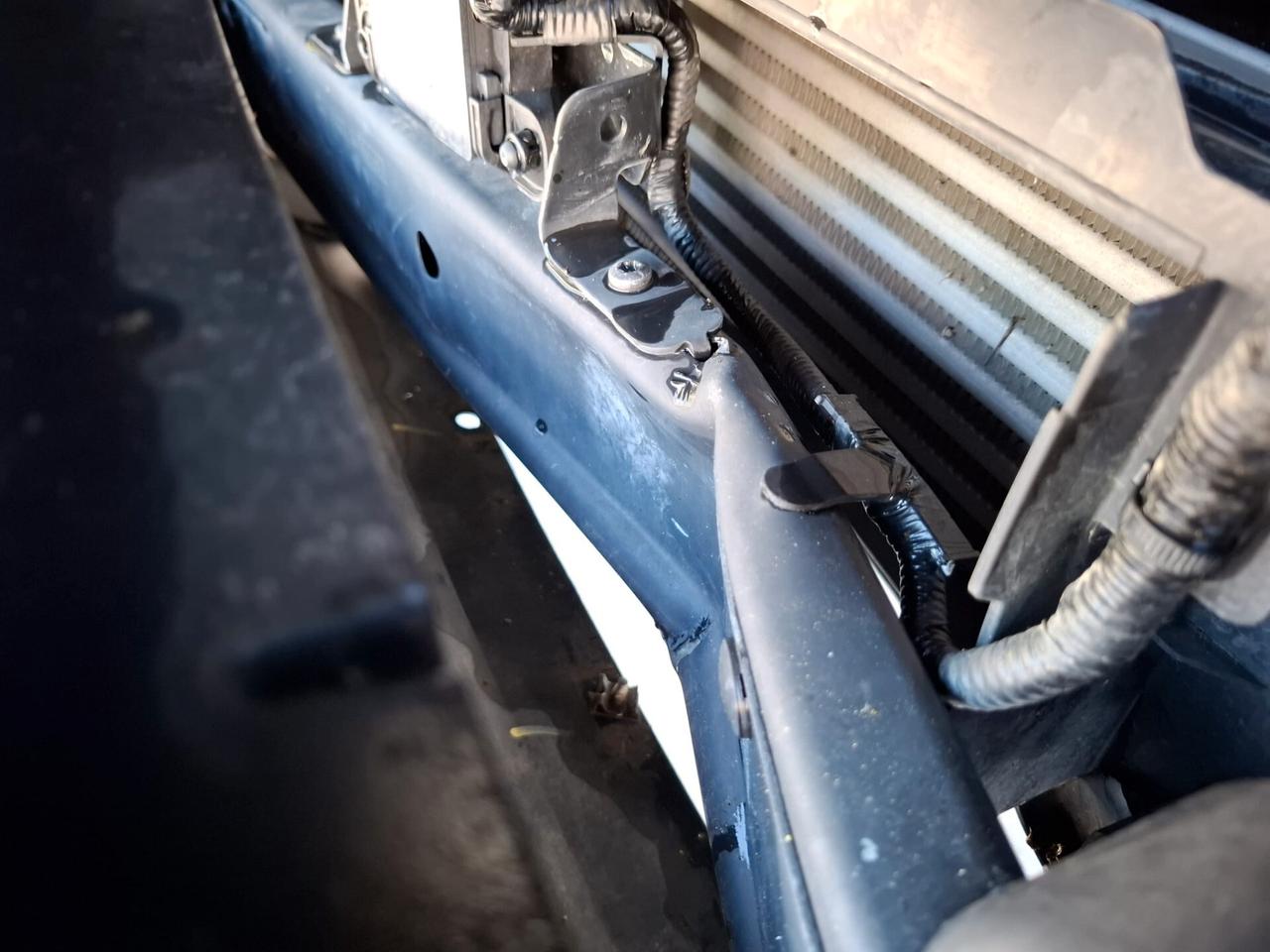Ford Ranger 2.0 ECOBLUE DC XL - SINISTRATO