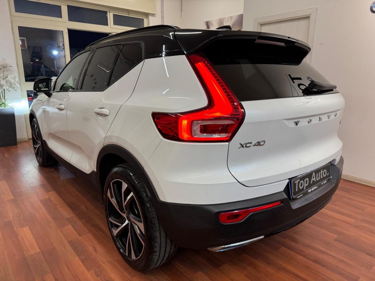 VOLVO XC40 XC 40 D3 GEARTRONIC R DESIGN / TETTO