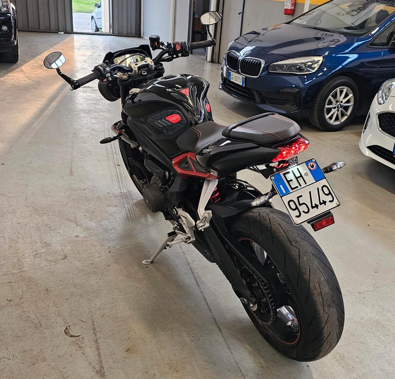 Triumph street triple R 765