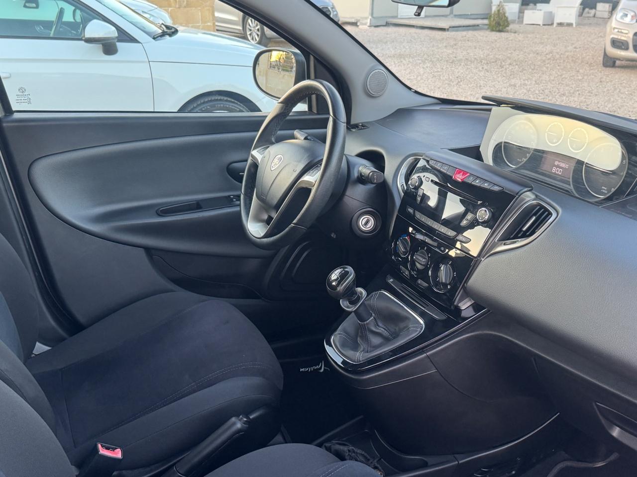 Lancia Ypsilon 1.2 69 CV 5 porte GPL Ecochic 30th Anniversary