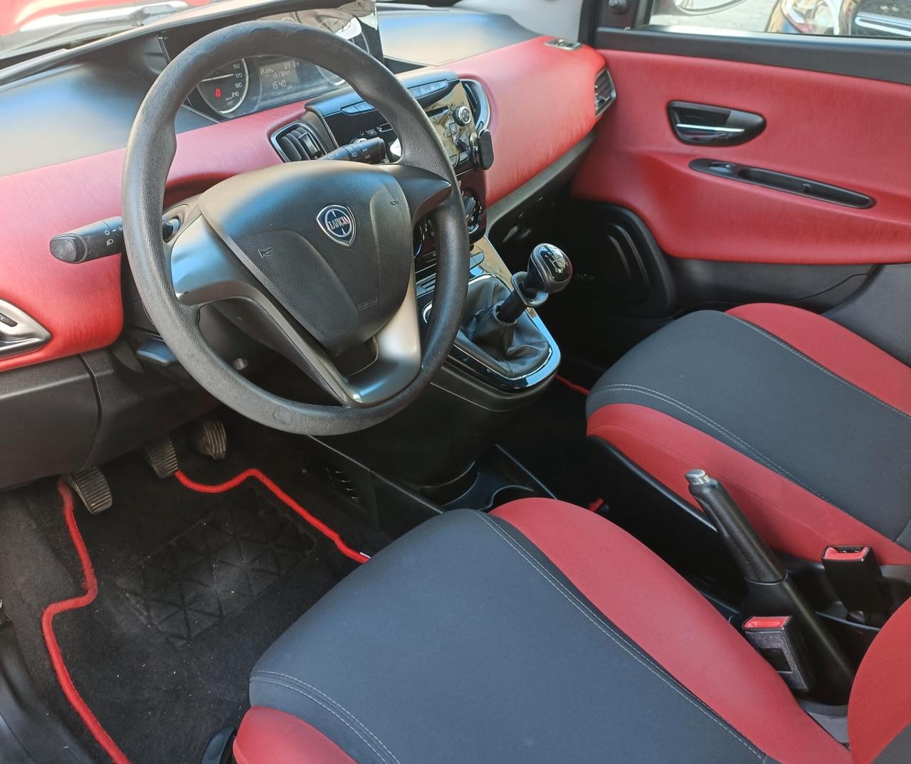 Lancia Ypsilon 1.2 69 CV 5 porte S&S PLATINUM