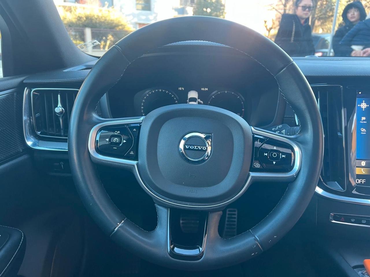 VOLVO V60 B4 GEARTRONIC R-DESING