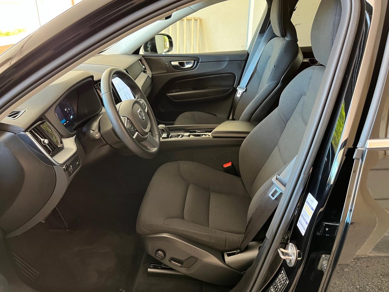 Volvo XC 60 XC60 B4 (d) AWD Geartronic Momentum Pro