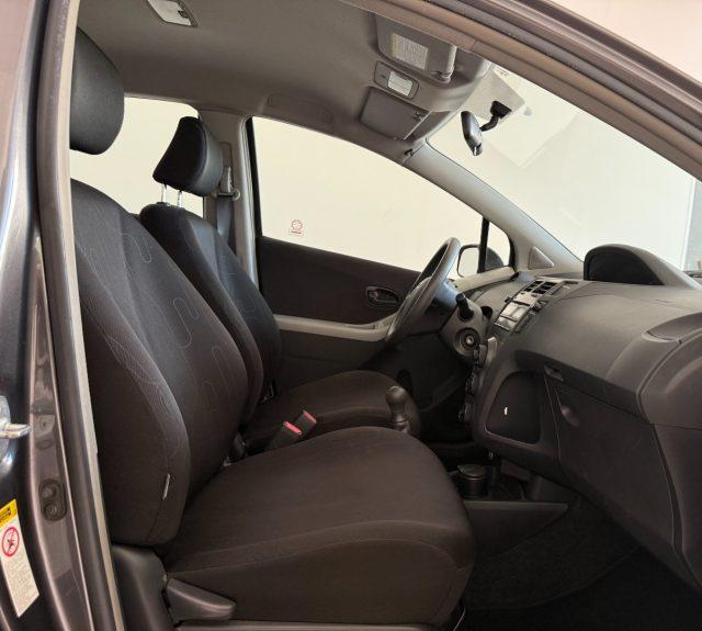 TOYOTA Yaris 1.0 5 porte Luxury pack