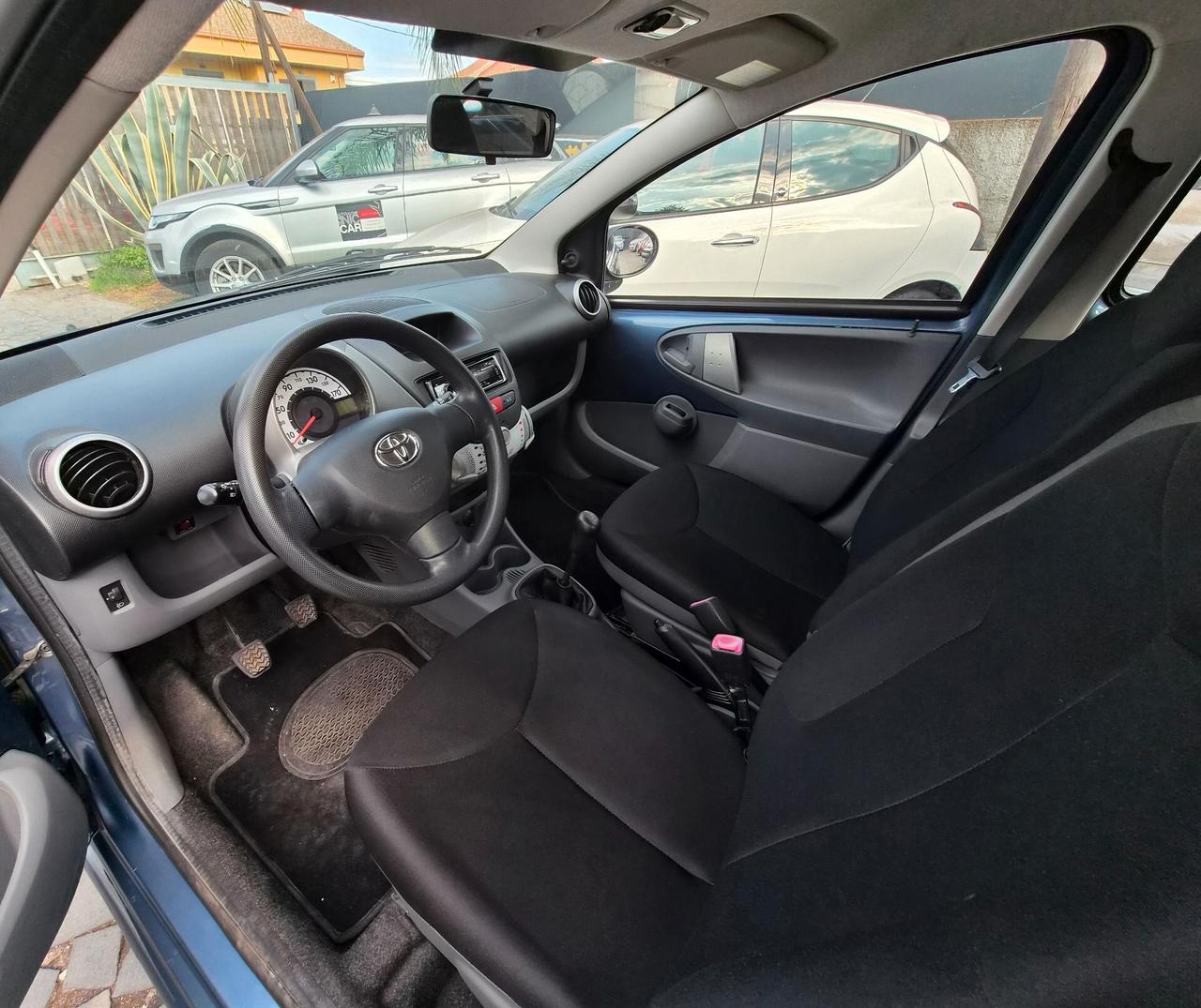 Toyota Aygo 1.0 12V VVT-i 5 porte Sol