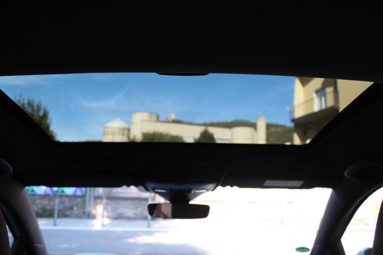 Volkswagen Golf GTI 2.0 230 CV TSI 5p. tetto apribile