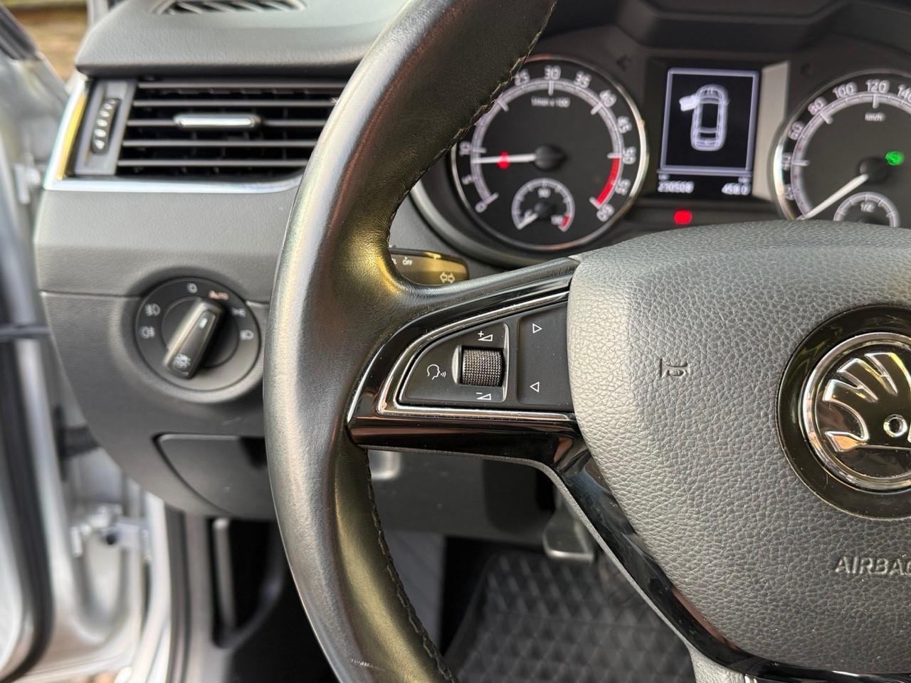 Skoda Octavia 1.6 TDI CR 115 CV DSG Wagon Executive