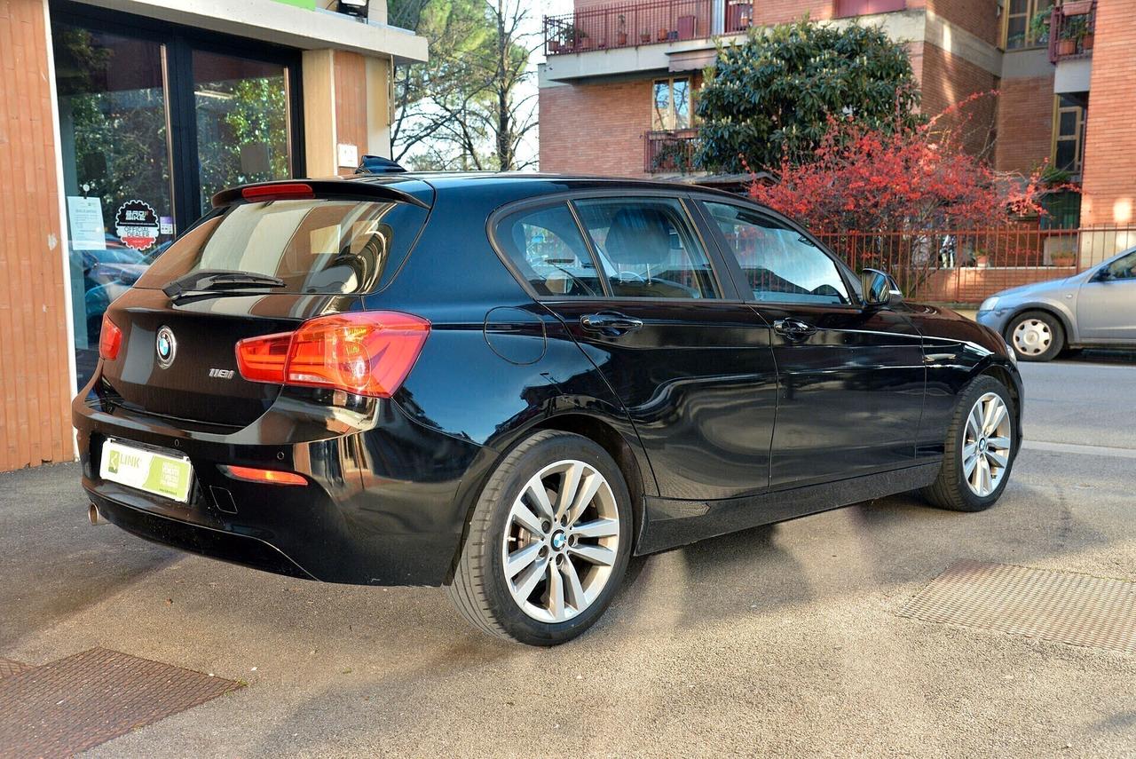 Bmw 118 i 5p. Advantage Steptronic Traz. Posteriore