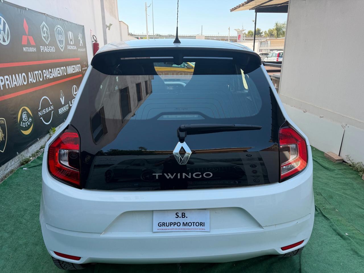 Renault Twingo 2024 1.0 65 CV FULL OPTION. LEGGI TUTTO!!!